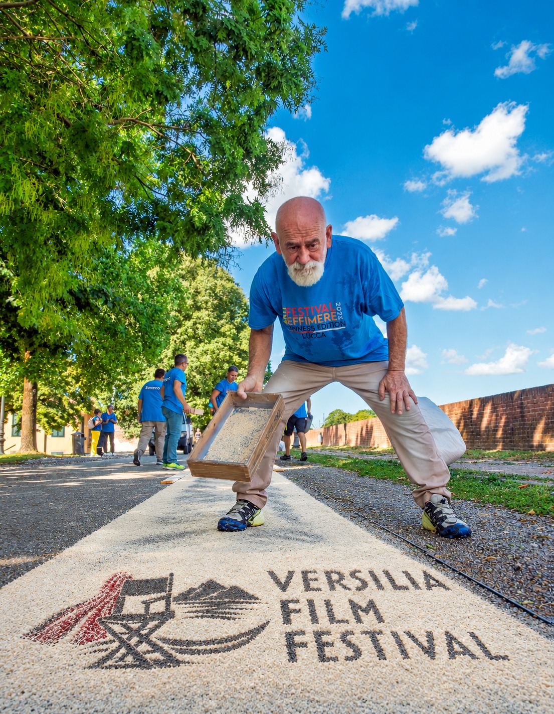 Il Versilia Film Festival sul tappeto di arte effimera più lungo del mondo